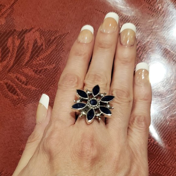 NWOT PERUVIAN High Quality Silver. Beautiful handmade dark blue flower ring. - Picture 8 of 11
